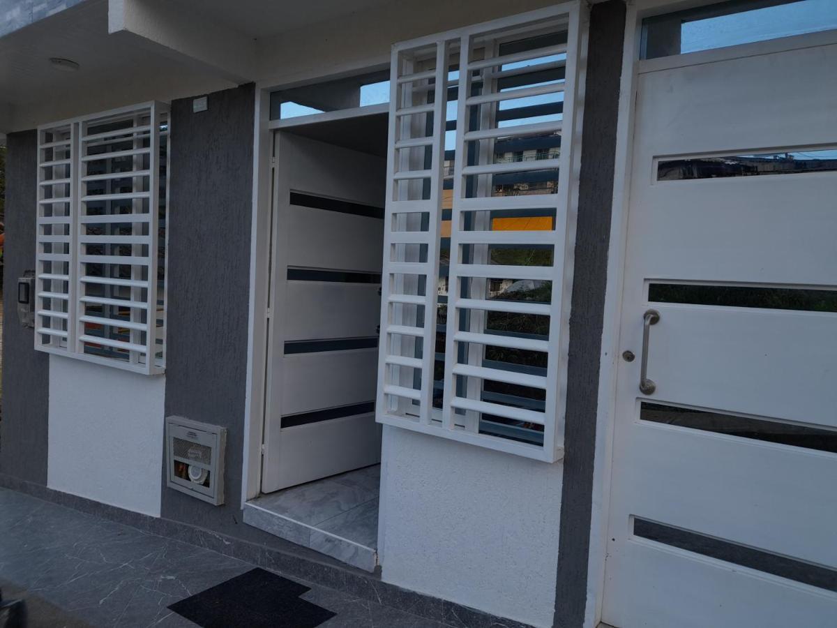 Apartamento Familiar Maral 2 萨兰托 外观 照片